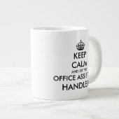 Grande Tasse Gardez le calme et laissez l'assistant de bureau s (Devant droit)