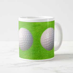 Grande Tasse Golf Balls sur Greens Golfer