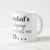 Grande Tasse Grand-père ne dort pas... (Devant droit)