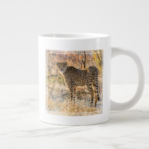 Grande Tasse Guépard regardant autour
