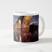 Grande Tasse Horizon de Stonearch (Devant droit)