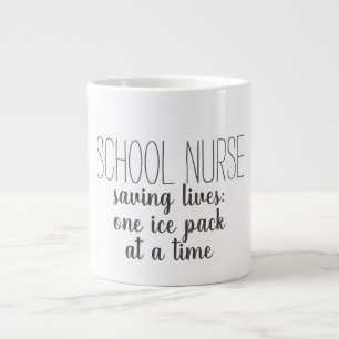 Grande Tasse Infirmière de l'école - sauver des vies, un paqu