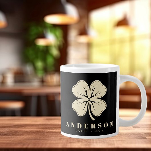 Grande Tasse Irlandais Lucky Four Leaf Clover avec nom noir