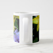 Grande Tasse Jaune et Fleurs Lilac Violettes (Dos)