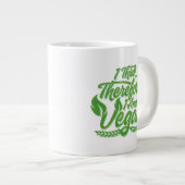 Grande Tasse Je Pense Que Je Suis Vegan. (Devant droit)