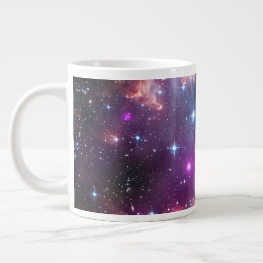 Grande Tasse Jeunes Étoiles Dans Le Petit Nuage Magellanique. (Gauche)