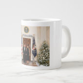 Grande Tasse La Maison Blanche de Noël de Donald & Melania Trum (Devant droit)