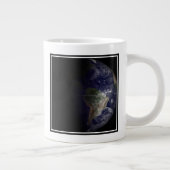 Grande Tasse La Terre À Son Équinoxe. (Droite)