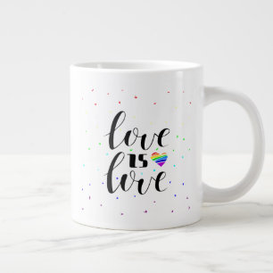 Grande Tasse L'amour est l'amour Coeurs arc-en-ciel