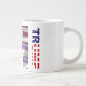 Grande Tasse Le président américain Donald Trump (Droite)