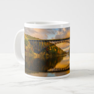 Grande Tasse Le Roi français Bridge dans l'automne