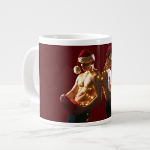 Grande Tasse Les hommes torse nu de SlipperyJoe, Noël