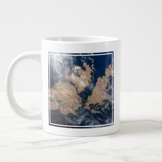Grande Tasse Les îles Falkland (îles Malvinas). (Gauche)