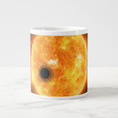 Grande Tasse L'Exoplanet Wasp-107b Est Un Géant De Gaz (Devant)