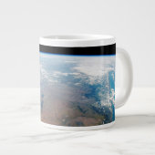 Grande Tasse L'Île De Madagascar. (Devant droit)