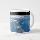 Grande Tasse L'Italie Et Sa Sicile. (Devant droit)