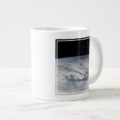 Grande Tasse L'Ombre De La Lune S'Étend Sur Le Pacifique Nord.  (Devant droit)