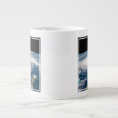 Grande Tasse L'Ouragan Dorian Au-Dessus De L'Océan Atlantique. (Devant)