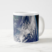 Grande Tasse L'Ouragan Frances Sur Une Terre Partielle. (Devant droit)
