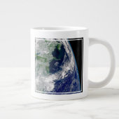 Grande Tasse L'Ouragan Frances Sur Une Terre Partielle. (Droite)