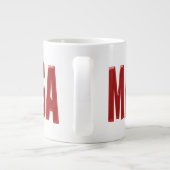 Grande Tasse MAGA avec demi-texte rouge (Dos)