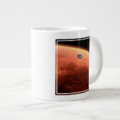 Grande Tasse Mars Science Laboratory approchant Mars. (Devant droit)