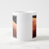 Grande Tasse Mars Science Laboratory approchant Mars. (Devant)