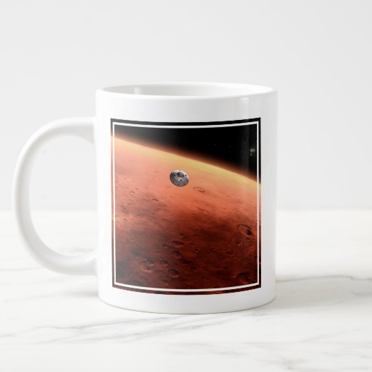 Grande Tasse Mars Science Laboratory approchant Mars. (Gauche)