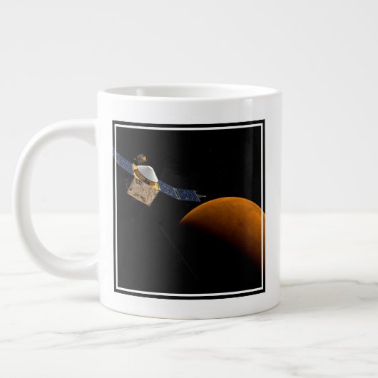 Grande Tasse Maven Spacecraft. (Gauche)
