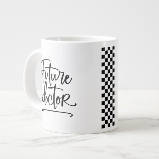 Grande Tasse Médecin Futuré À damiers personnalisé (Devant gauche)
