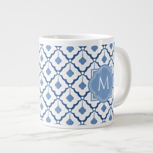 Grande Tasse Motif en céramique chinois bleu avec Monogram (Devant droit)