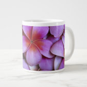 Grande Tasse N.A., USA, Maui, Hawaï. La Plumeria rose fleurit. (Devant droit)