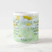 Grande Tasse Nahum 1:7 (Devant)