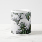 GRANDE TASSE NEIGE SUR ARBRE À FEUILLAGE PERSISTANT (Devant)