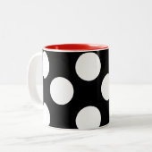 Grande tasse noire et blanche de point de polka (Devant gauche)