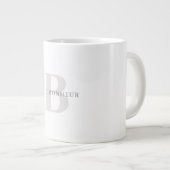 Grande Tasse Nom moderne élégant et monogramme (Devant droit)