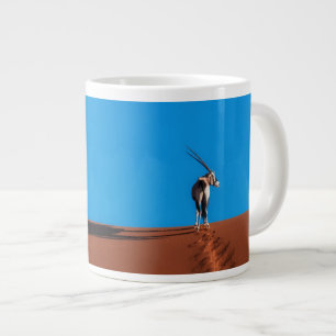 Grande Tasse Oryx Antelope dans le désert du Namib