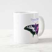 Grande Tasse Papillon à queue noire non binaire (Devant droit)