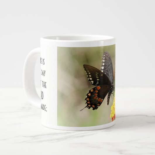 Grande Tasse Papillon avec vers; Psaume 118:24 (Devant gauche)
