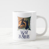 Grande Tasse "Pas Aujourd'Hui" Arya Stark Vs. Le Roi De Nuit (Droite)