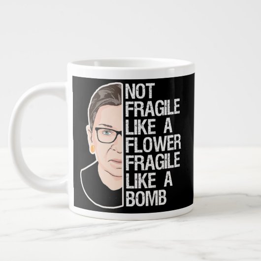 Grande Tasse Pas fragile comme une fleur fragile comme une bomb (Gauche)