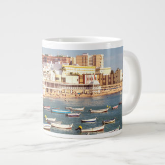 Grande Tasse Plage de Caleta à Cadix, Andalousie, Espagne