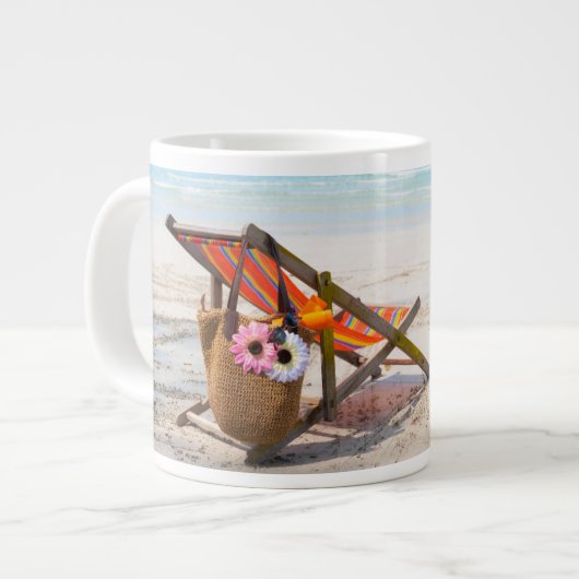 Grande Tasse Plages tropicales | Chaise de plage sur sable (Devant gauche)