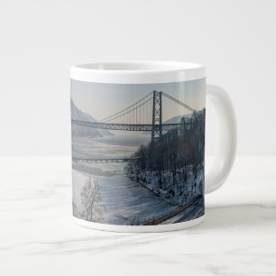 Grande Tasse Pont en montagne d'ours
