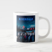 Grande Tasse Poster de Riverdale Outside Pop's Diner (Droite)