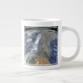 Grande Tasse Poussière vers l'Amérique du Sud (Droite)