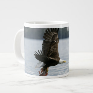 Grande Tasse Récupération du poisson d'aigle à tête blanche
