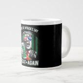 Grande Tasse Refaire la Saint-Patrick avec humour Trump (Devant droit)
