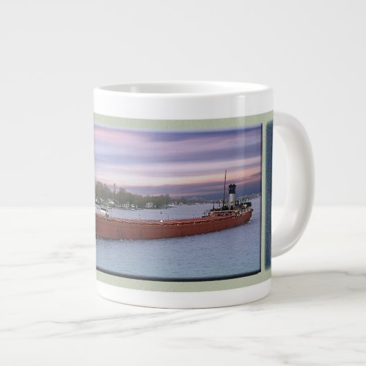 Grande Tasse Robert C. Stanley (Devant droit)