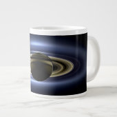 Grande Tasse Saturne Éclipse le Soleil de Cassini Orbiter (Devant droit)